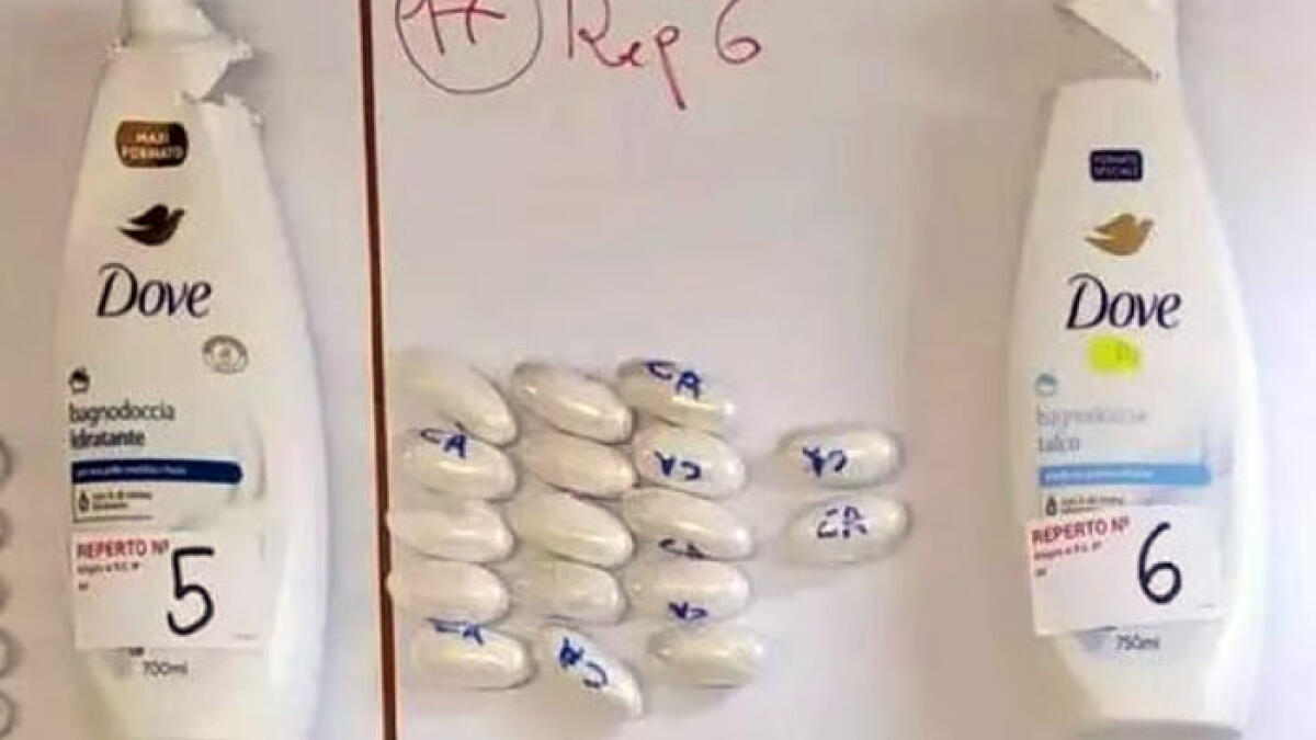 Un chilo di cocaina nascosto nel bagnoschiuma - 