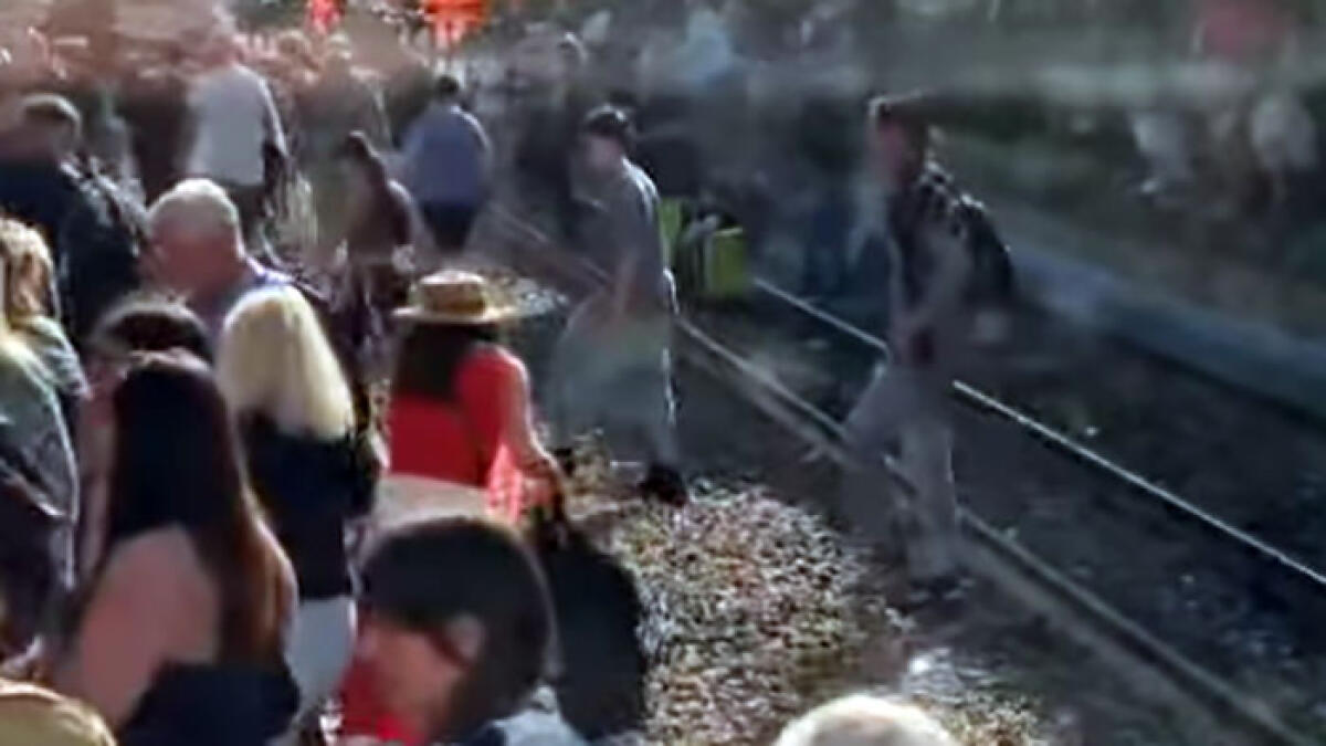 Altra avaria in Circumvesuviana: passeggeri sui binari per il secondo giorno di fila - 