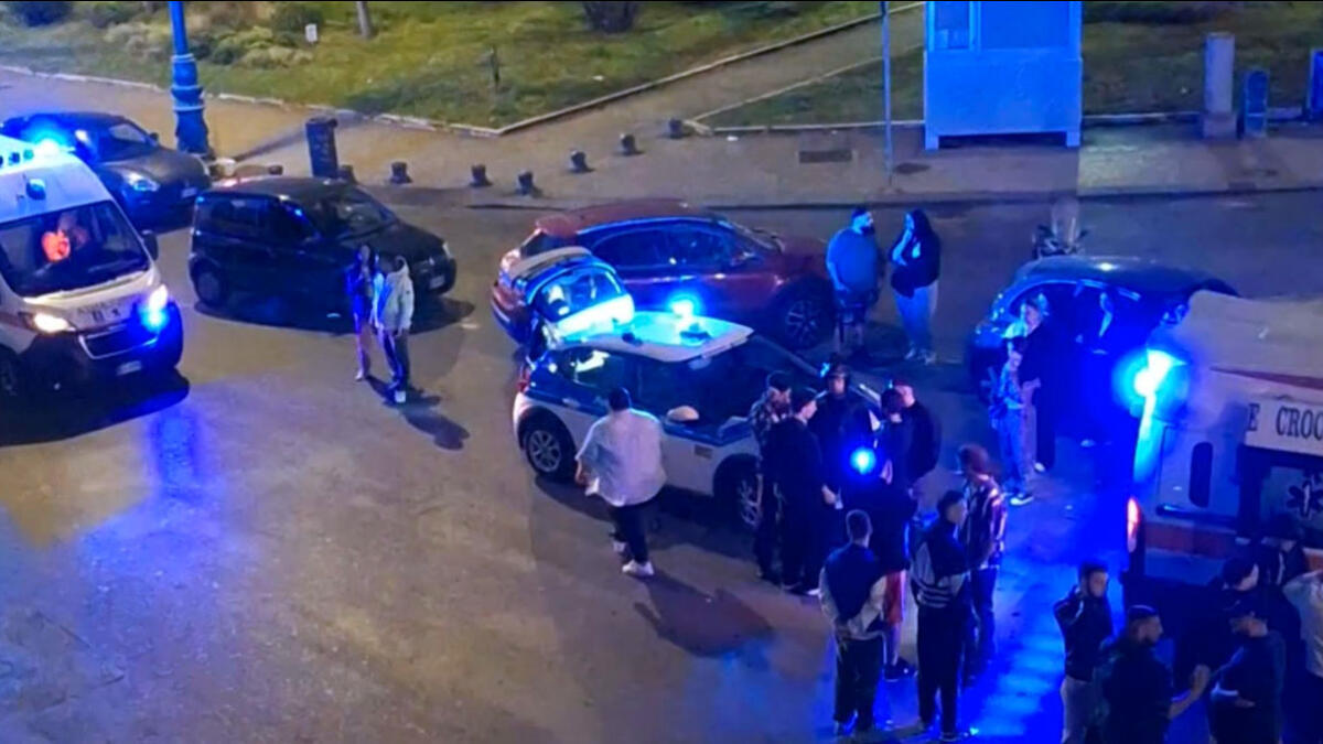 Auto investe due ragazze sul lungomare - 