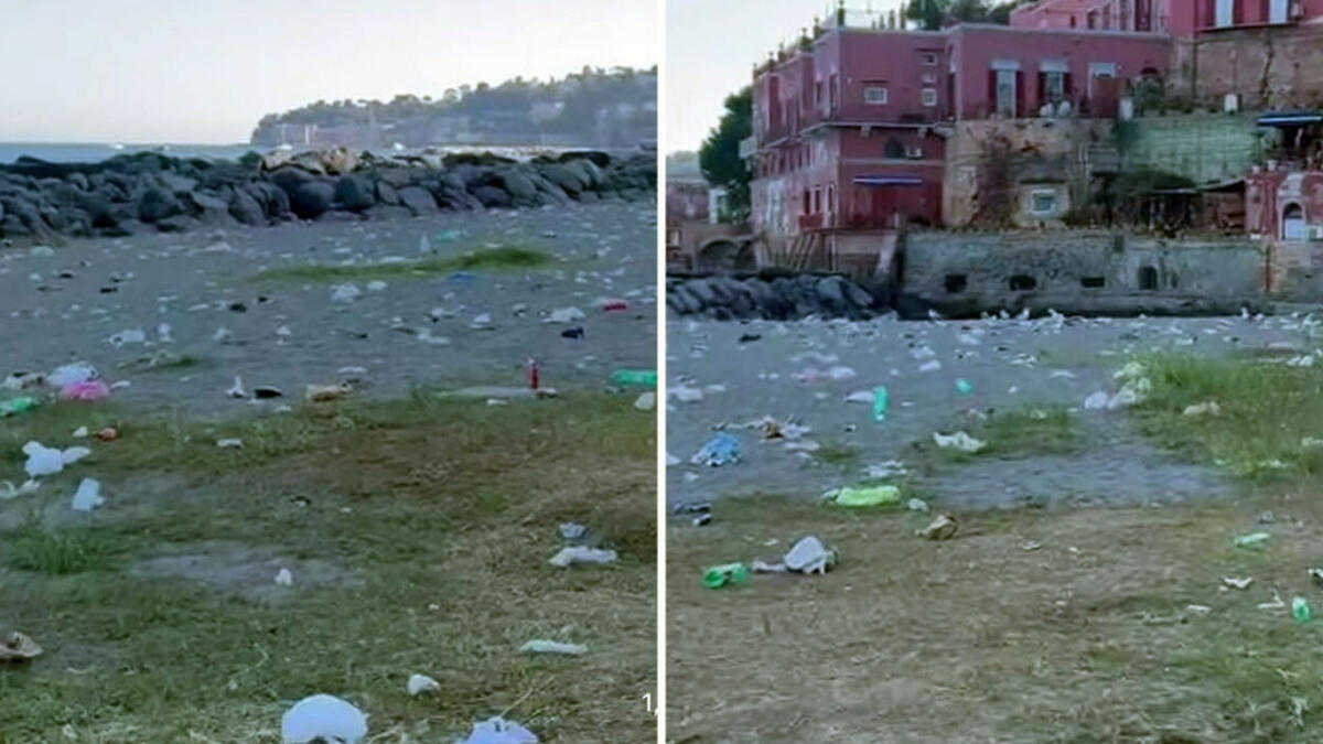 Spiaggia di Posillipo lasciata come una discarica - 