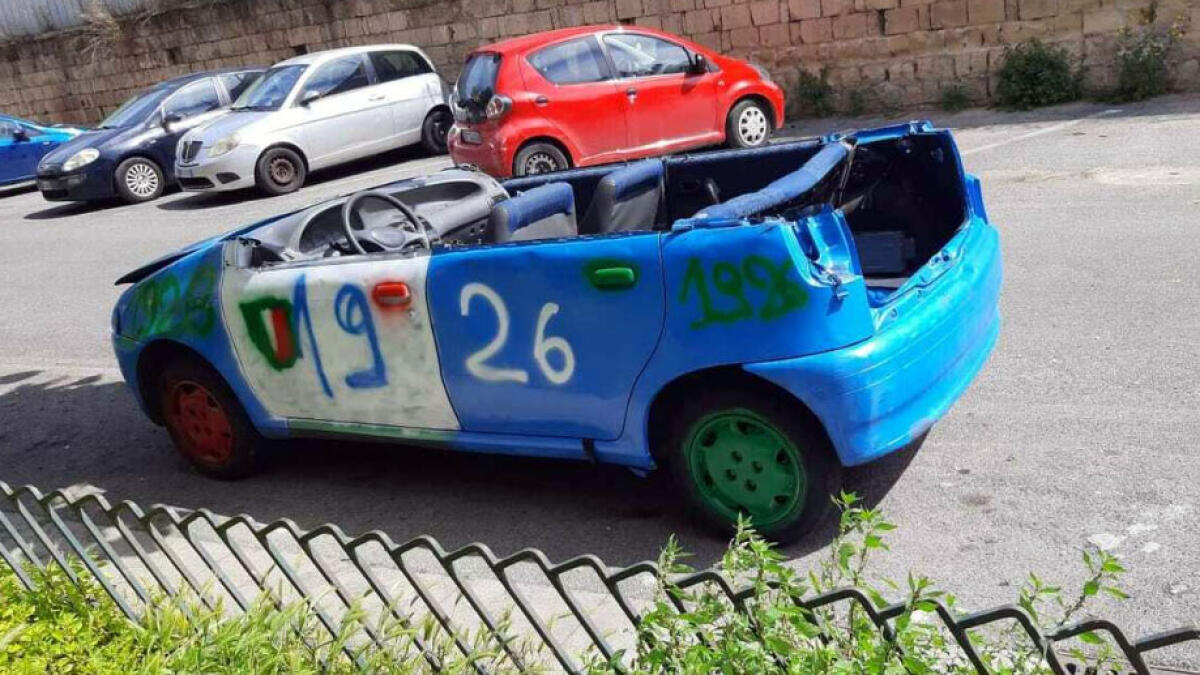 Auto rubata e distrutta per la festa Scudetto, Geolier ricompra l'auto alla donna - 