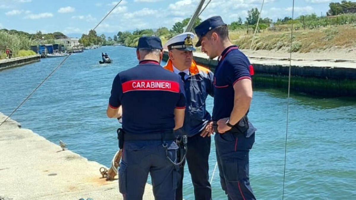 Pesca di frodo, sigilli a 19 strutture abusive - 