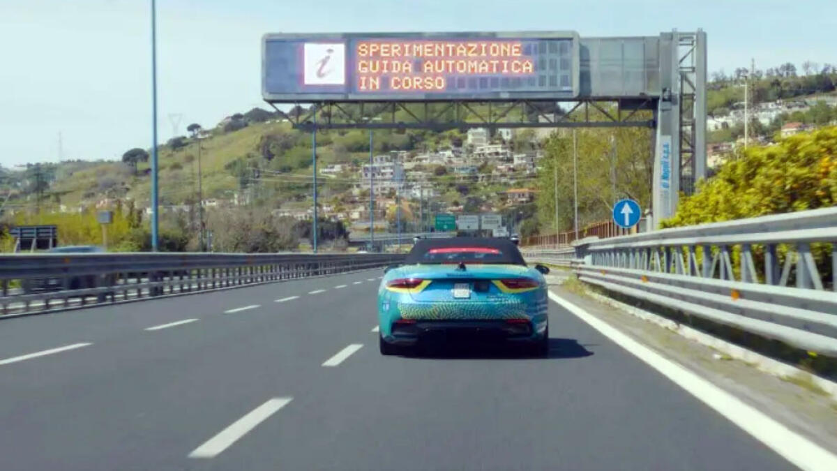 Guida con Intelligenza Artificiale, test sulla Tangenziale di Napoli - 