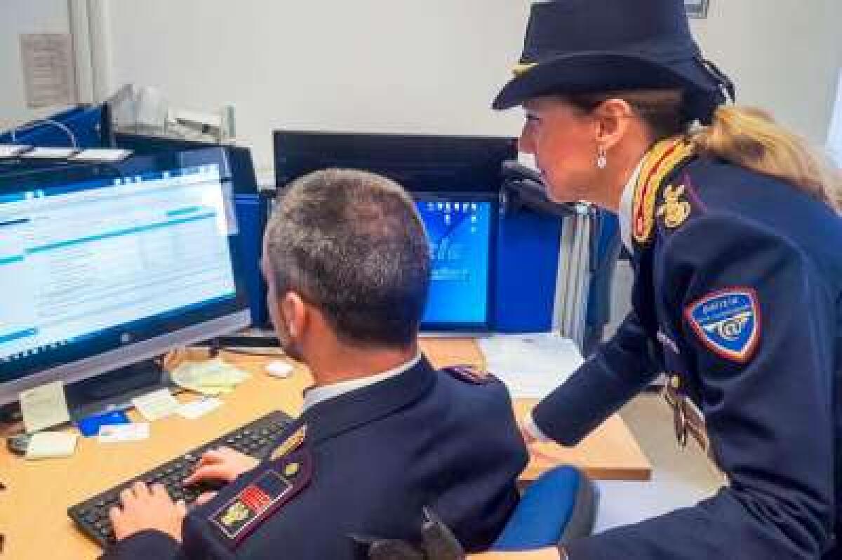La Polizia Postale al lavoro per i maturandi - 