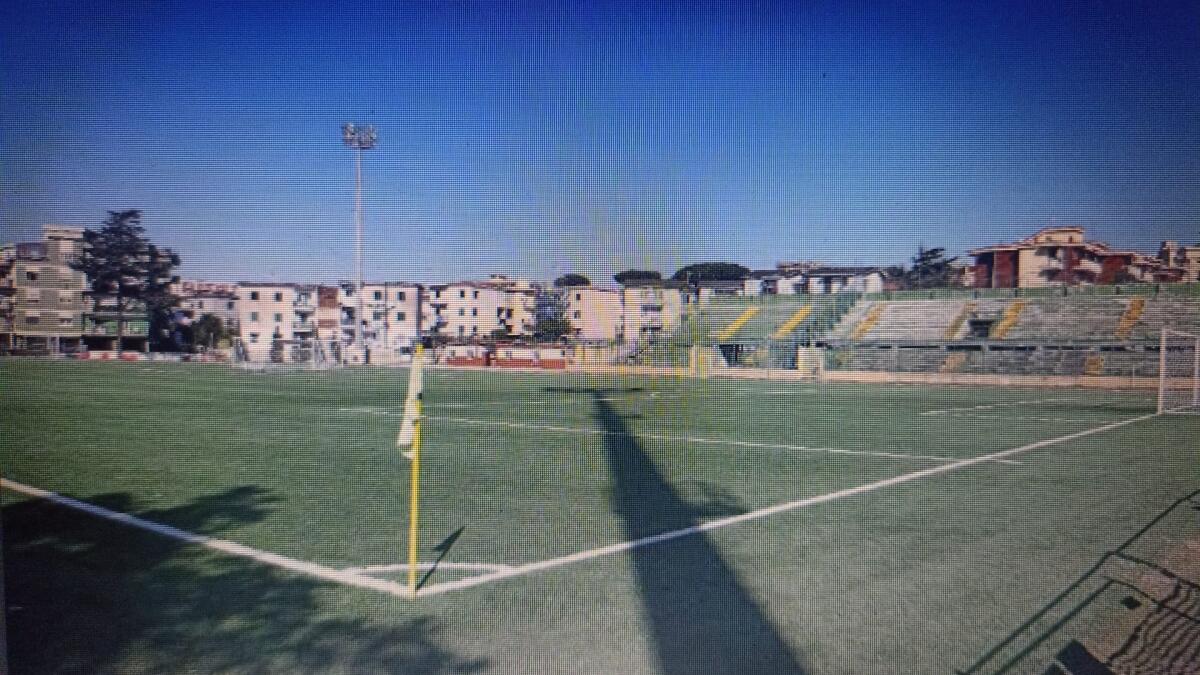Nuova tribuna ospiti allo stadio Solaro di Ercolano - 