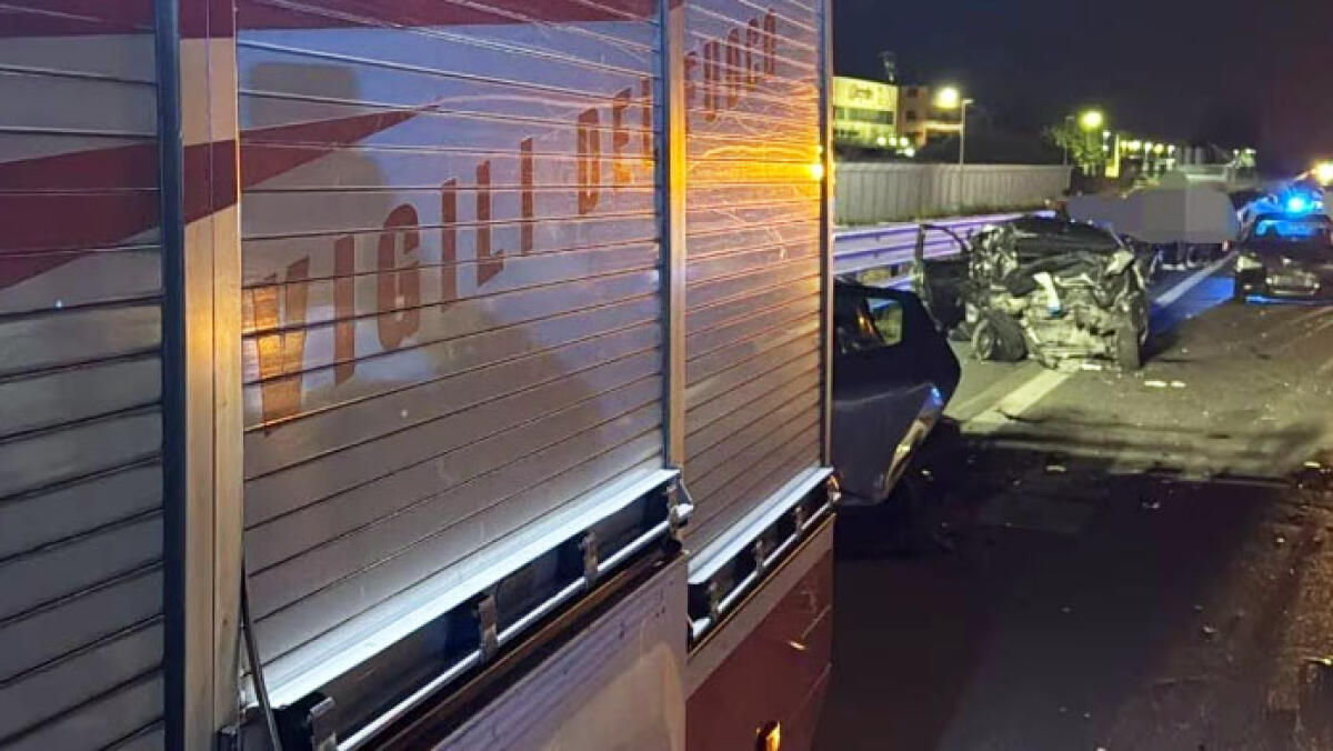Nola-Villa Literno, tamponamento tra 8 auto con feriti gravi - 