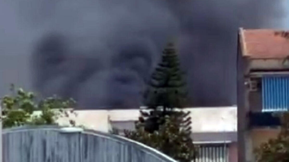 Fiamme nel deposito, paura nell'Agro-Sarnese - 