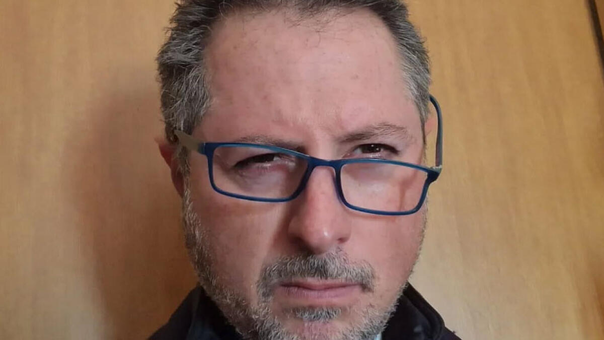 Lancio di pietre e pugni in faccia a Borrelli - 