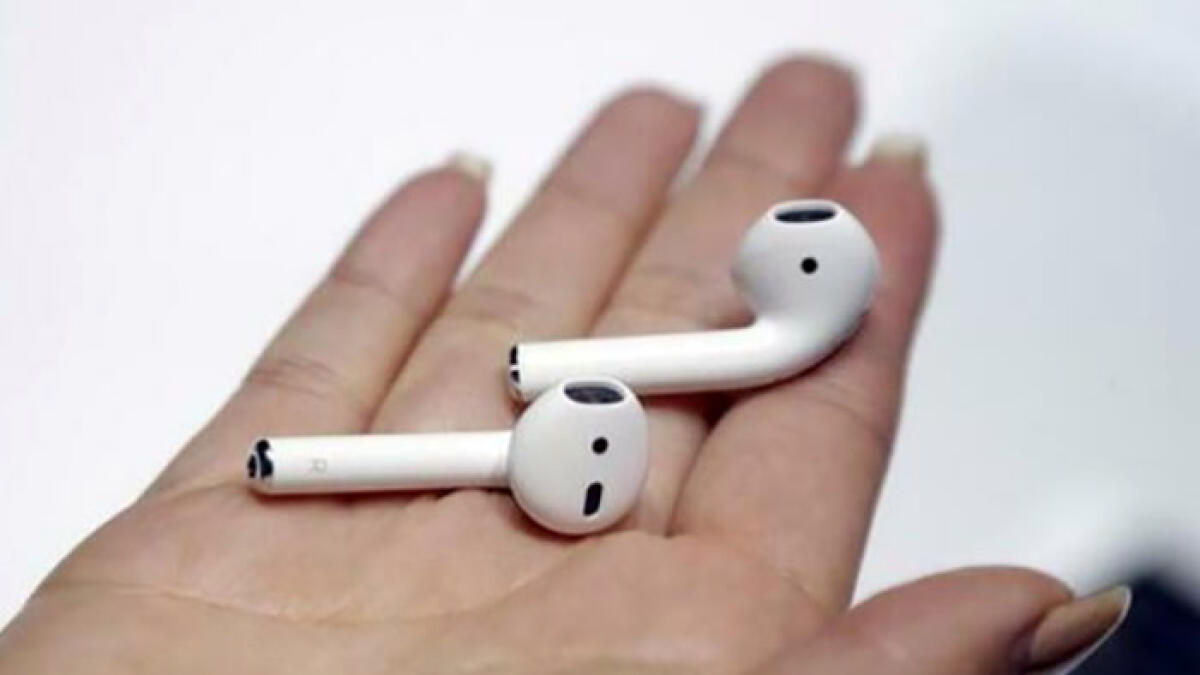 Marchio Apple contraffatto, sequestrate oltre 1300 cuffiette - 