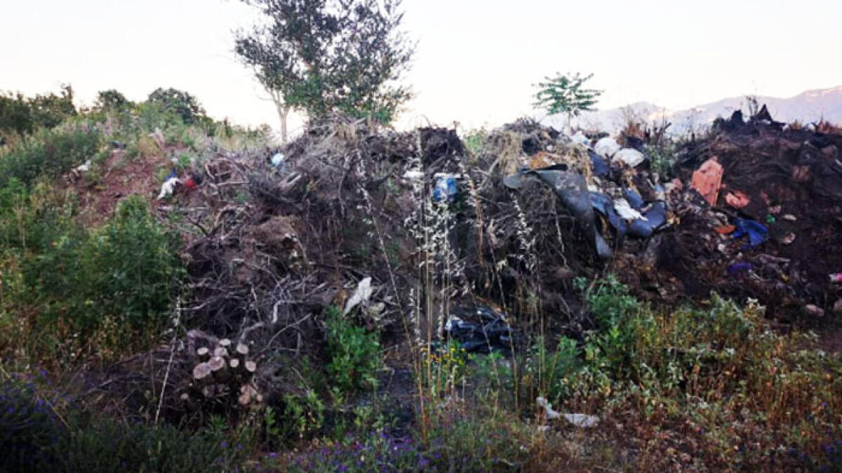 Discarica di rifiuti pericolosi scoperta nei pressi della Statale 268 a Boscoreale - 