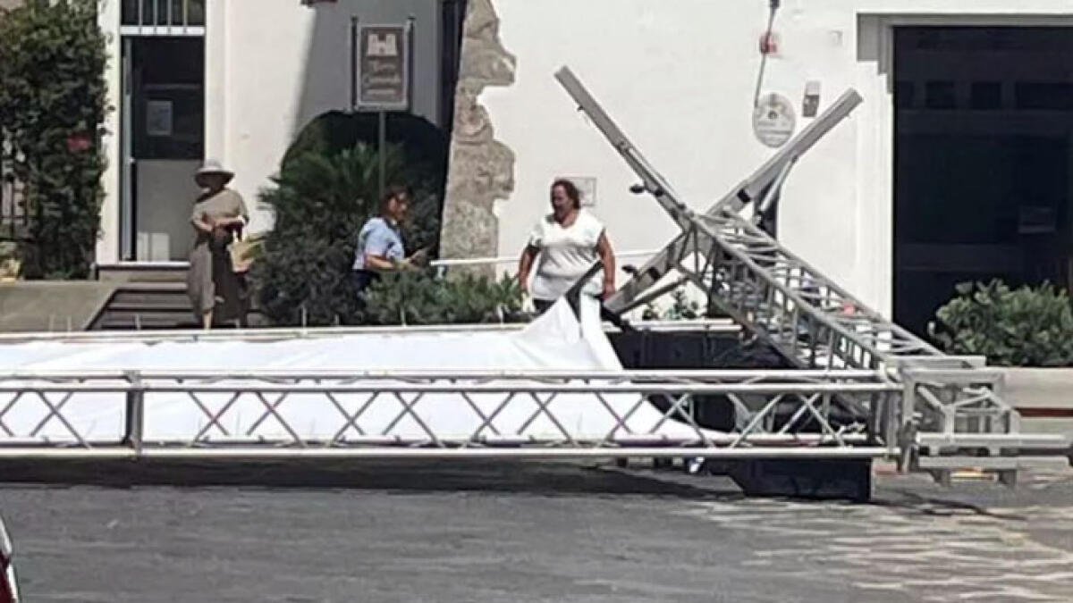 Crolla il maxischermo al Festival, paura in centro - 