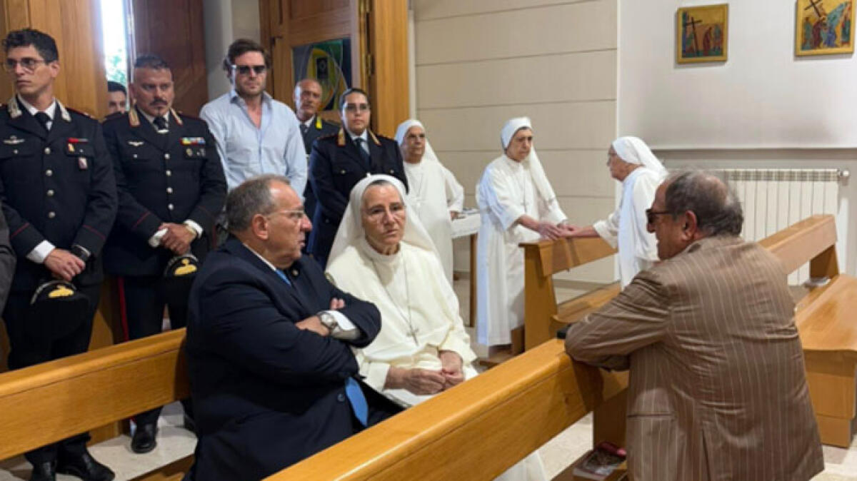 Sant'Anastasia, il prefetto va dalle suore dopo gli spari in chiesa - 