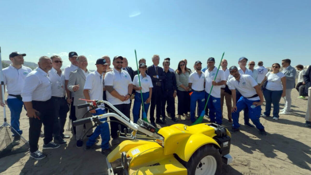Nuovo macchinario per la pulizia di spiagge e arenili - 