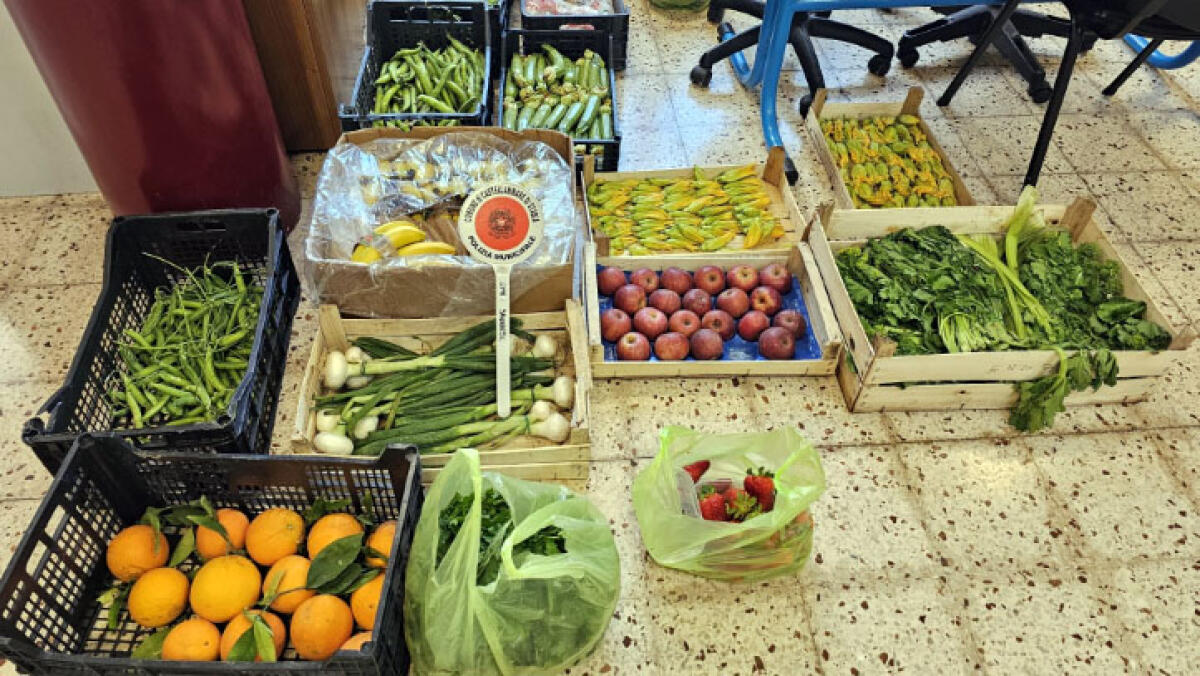 Blitz al mercato, sequestrati 150 chili di frutta e verdura - 