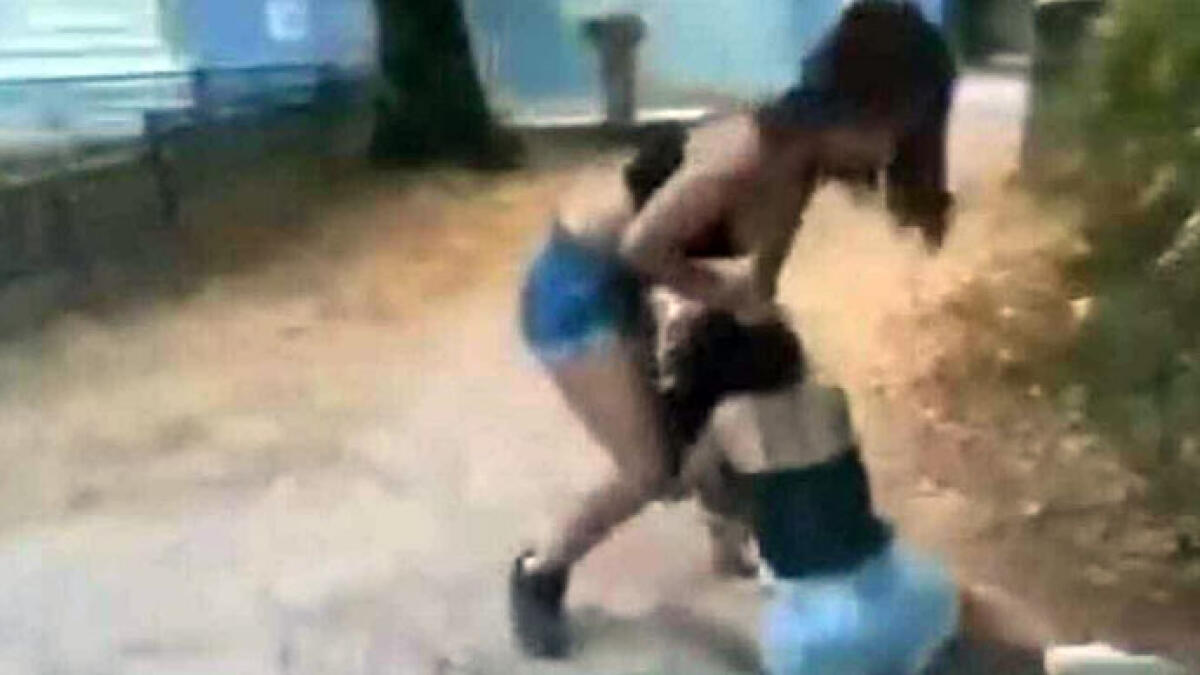 Ragazzina di 14 anni picchiata, il video finisce sui social - 