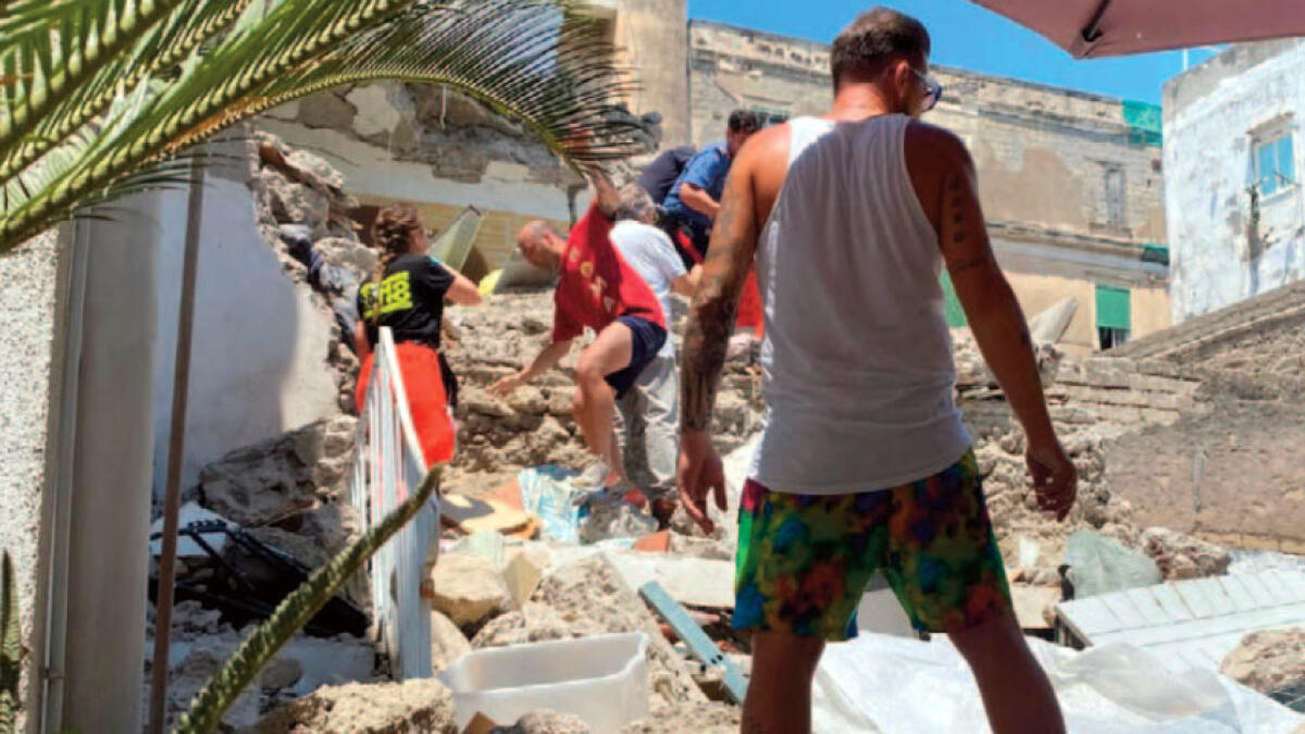 Crollo a Torre, altri due feriti oltre il 64enne morto - 