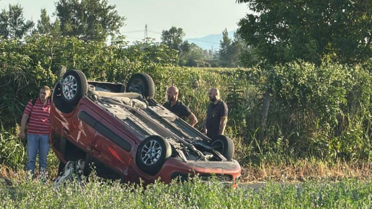 Auto speronata si ribalta, muore una 22enne - 