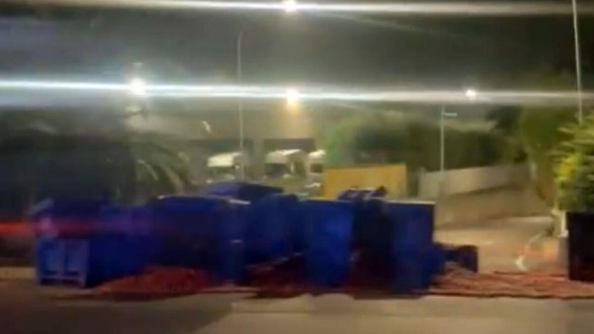 Tir perde il carico di pomodori, colpite mamma e figlia - 