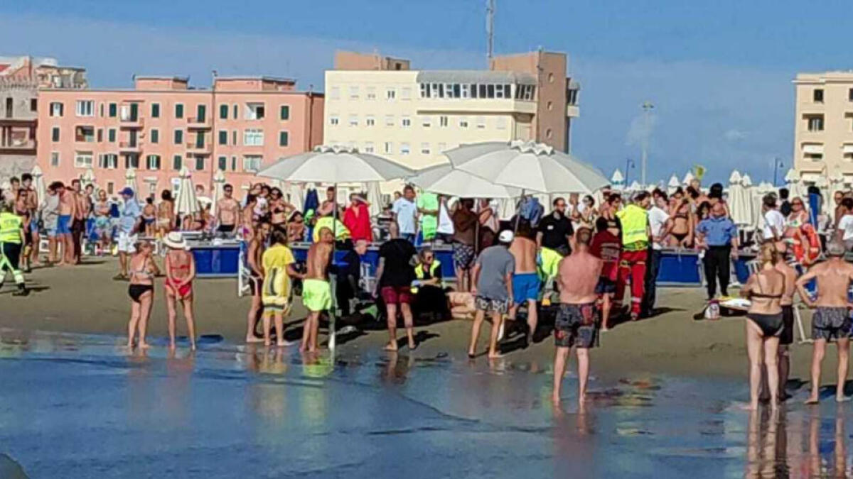 Prova a salvare il fratello in mare, muoiono entrambi - 