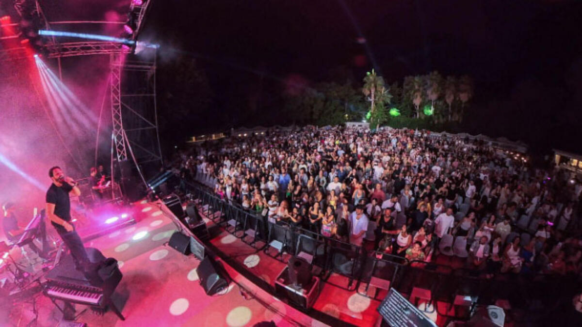 Tony Colombo colleziona sold out: da Sharm El Sheikh a Ischia, boom di presenze per il tour - 