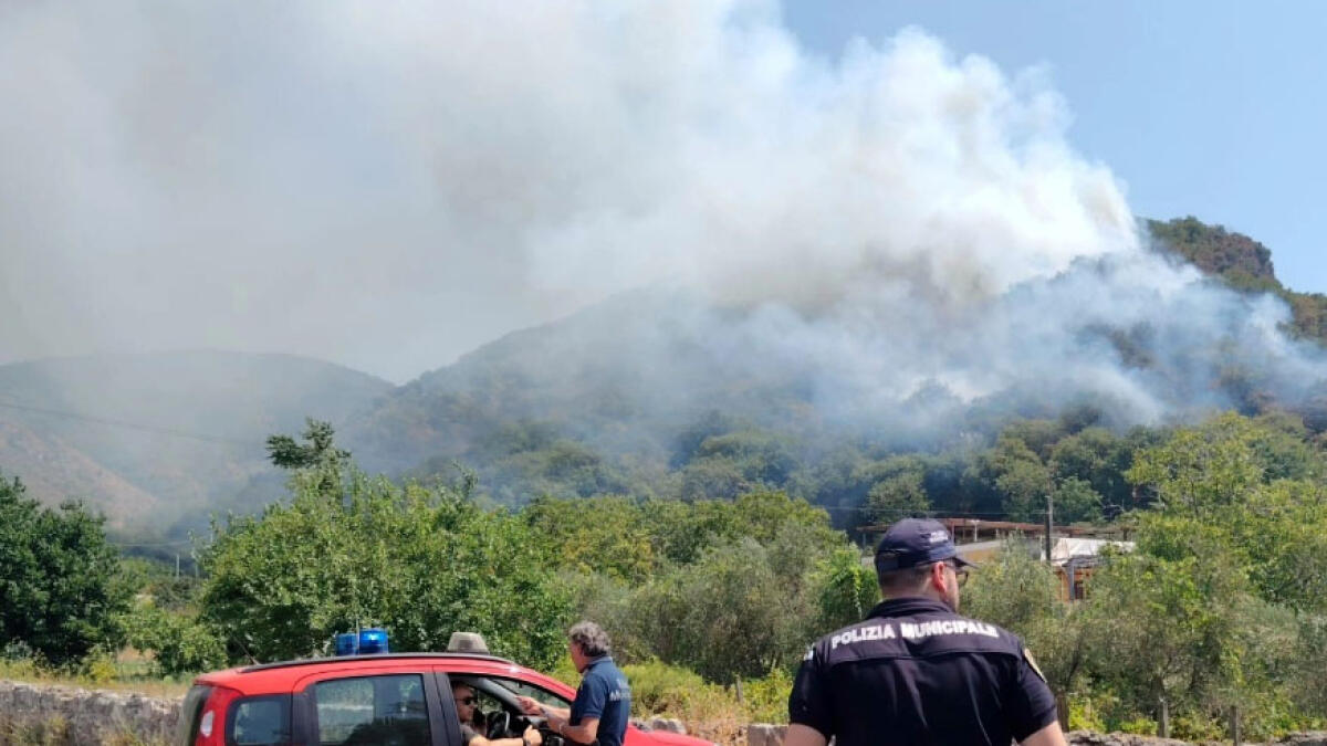 Brucia anche la montagna di Palma Campania e San Gennaro Vesuviano - 