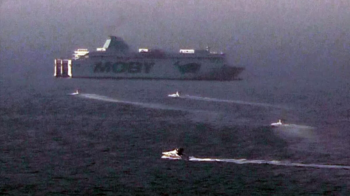 In fiamme la motonave che collega Palermo e Napoli, paura a bordo - 