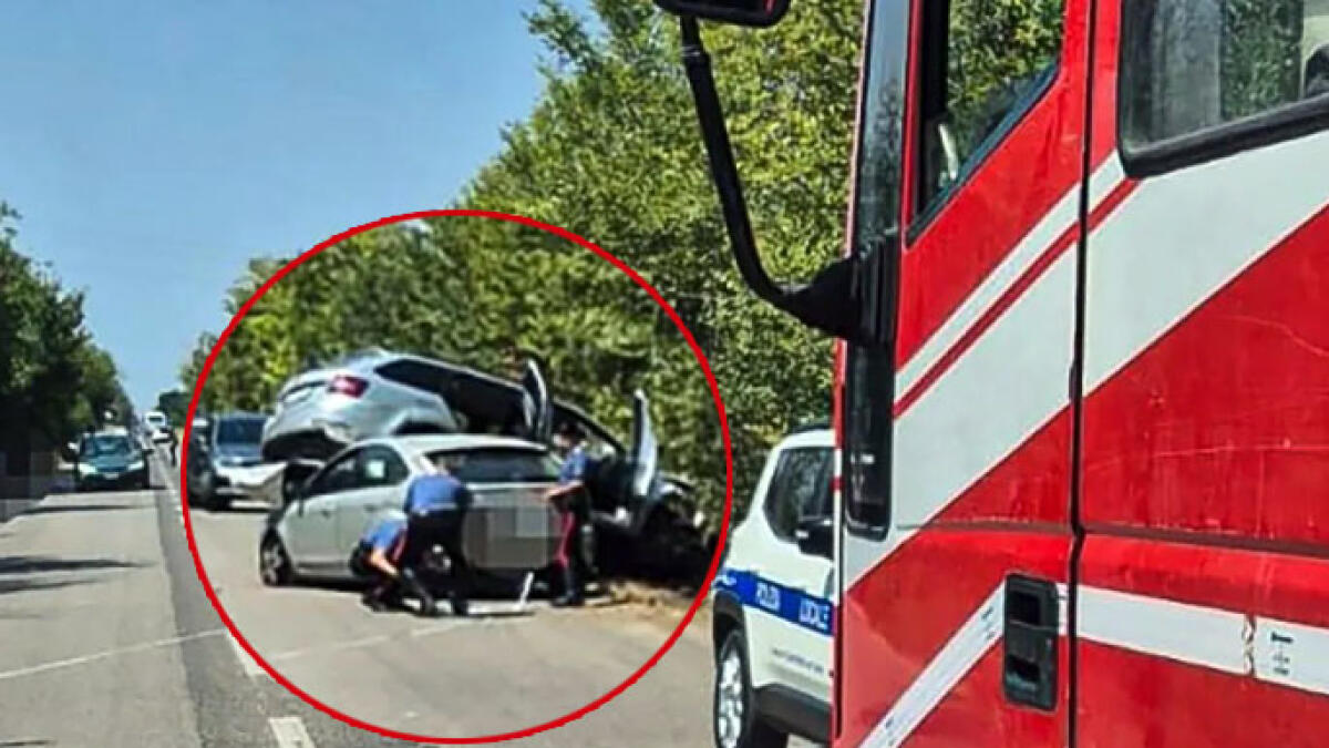 Drammatico incidente, le auto finiscono una sopra l'altra - 