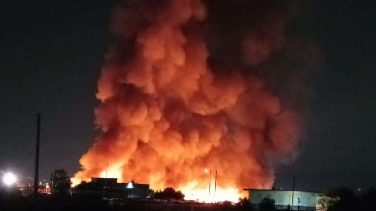 Incendio a Pompei, fiamme ancora alte per tutta la notte - 
