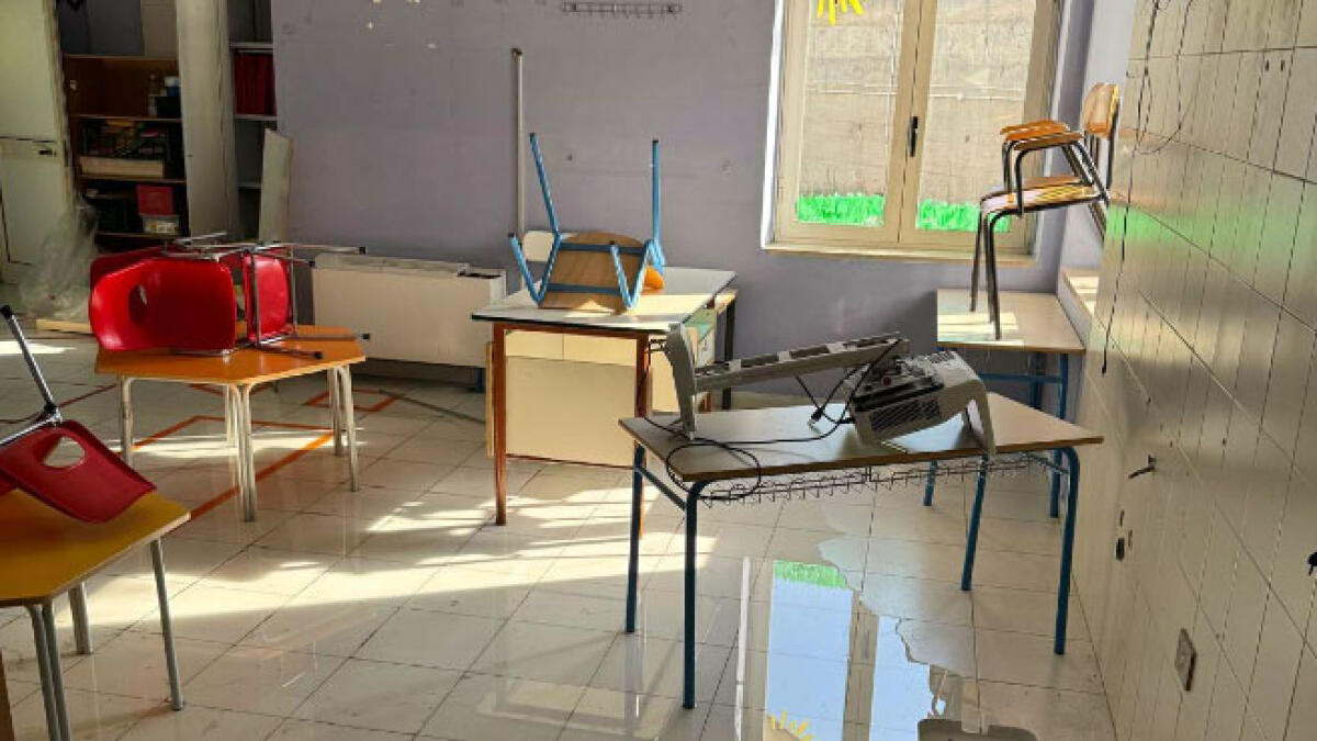 A Sant'Anastasia i ladri riducono una scuola in macerie - 