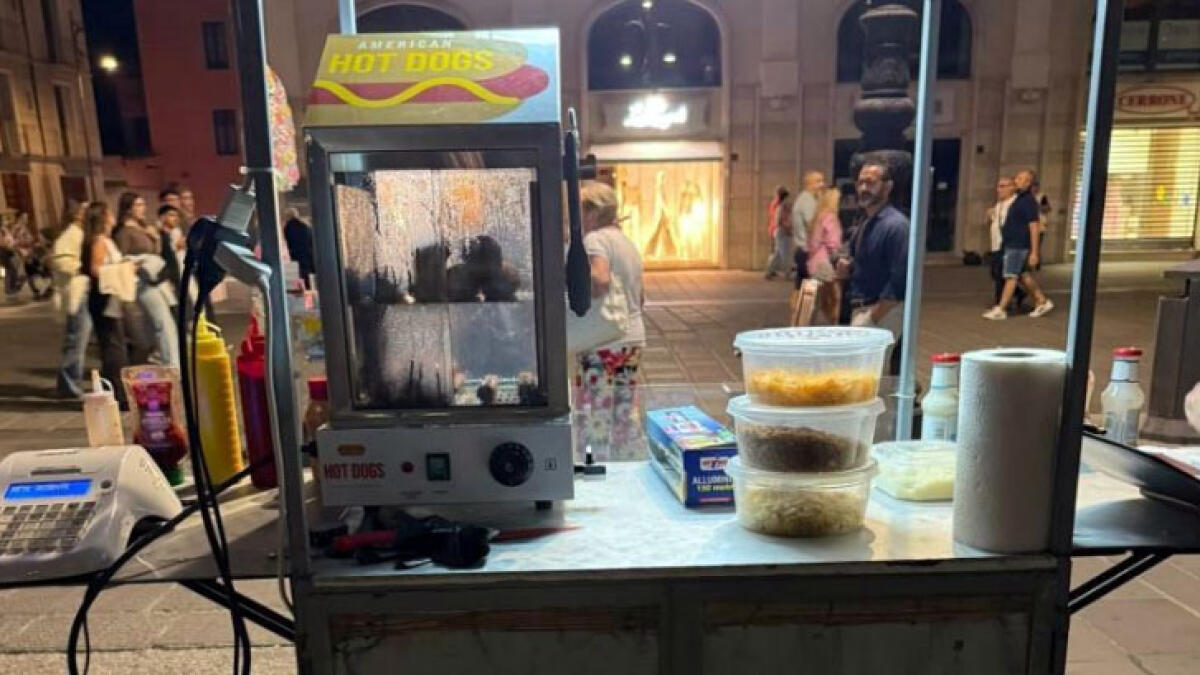 Street food, sequestrato il carrello dell'ambulante tiktoker - 