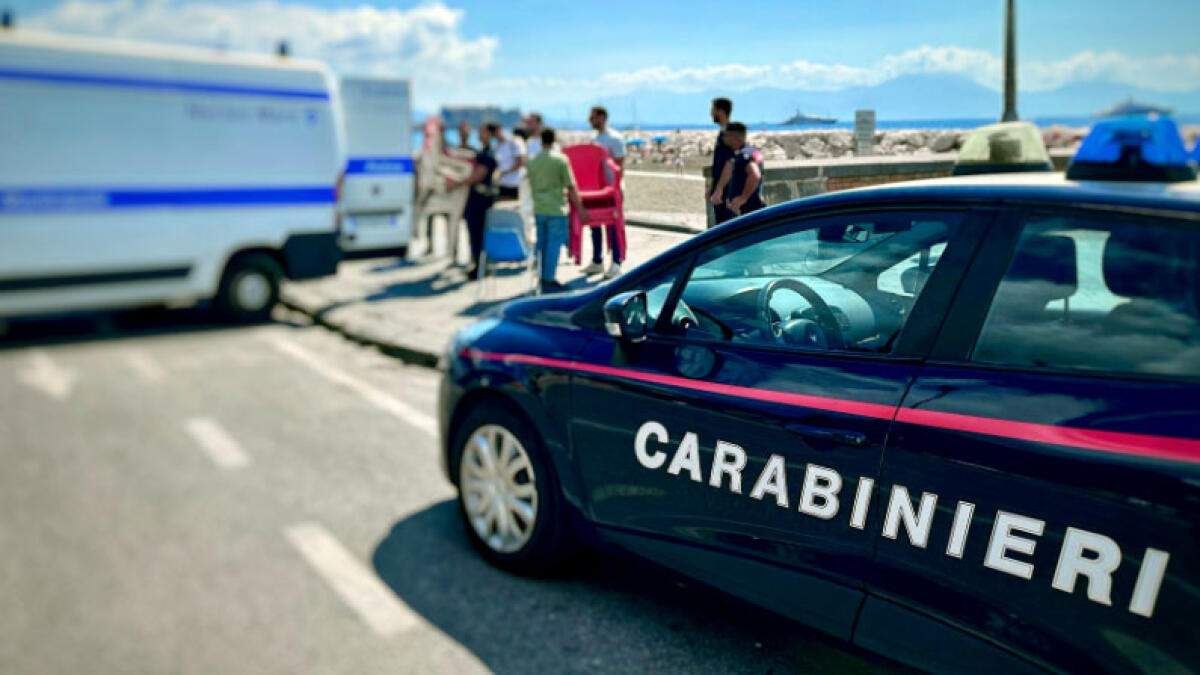 Lettini e ombrelloni, Mappatella Beach trasformato in un lido abusivo - 