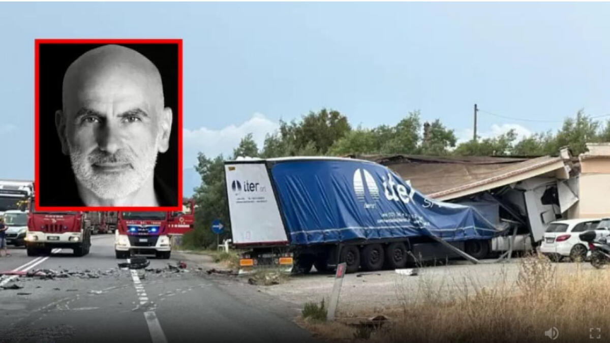 Sbanda e viene travolto da un tir - 