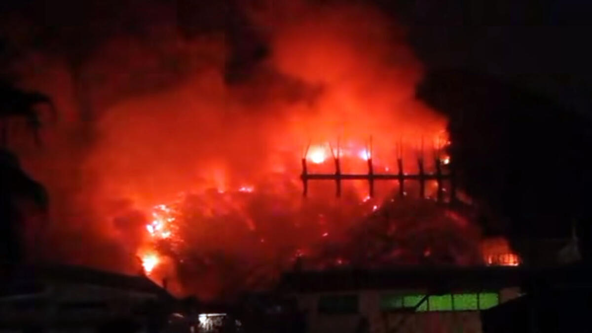 Fiamme sul Vesuvio estese per 3 chilometri, ora c'è paura anche per Ottaviano e Trecase - 