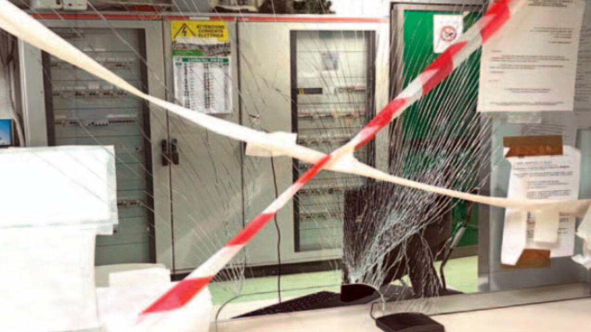 Furia al pronto soccorso di Castellammare: attacca medici e vigilantes, poi devasta il reparto - 