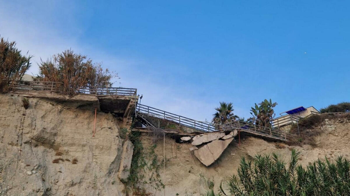 Costone a rischio cedimento, chiuso resort - 