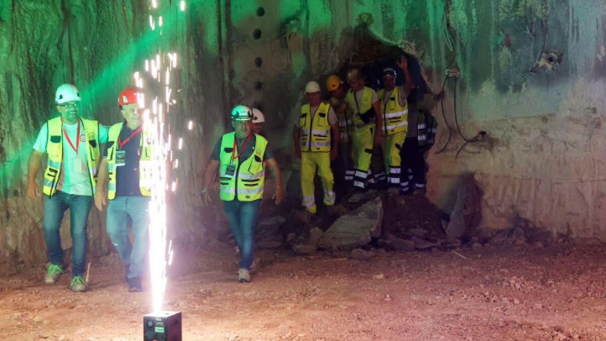 Detenuti al lavoro nel cantiere dell'Alta Velocità Napoli-Bari - 