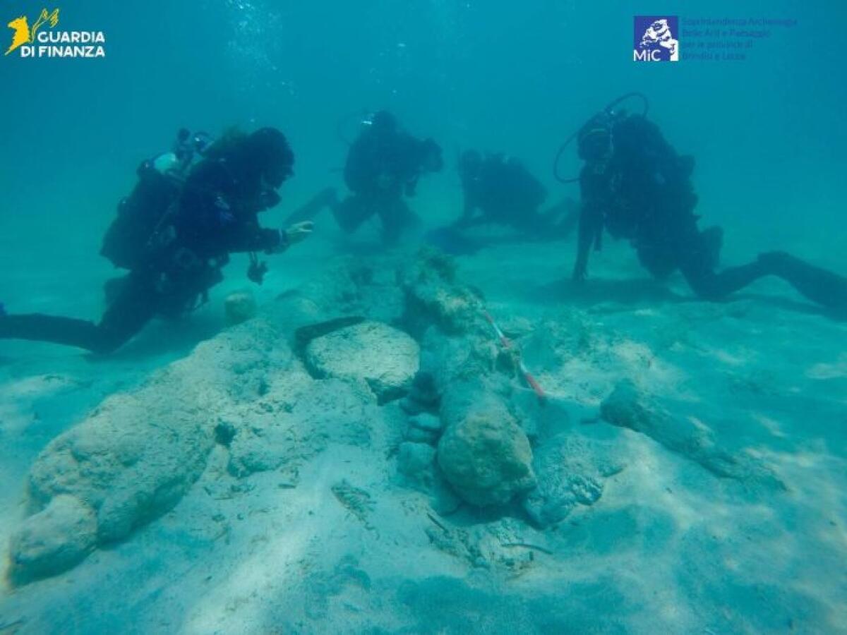 Nei fondali di Torre Mozza ritrovati pezzi di artiglieria, entusiasta il Ministro della Cultura - 