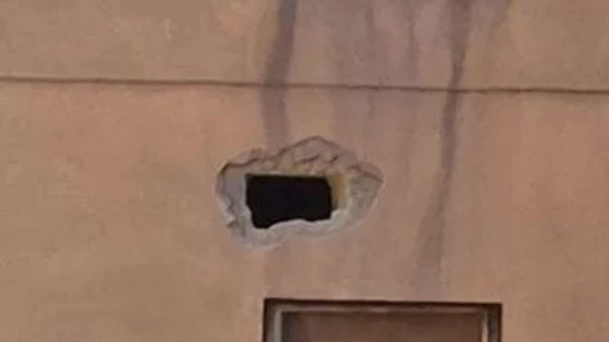 Un buco nelle mura del carcere, ecco come sono evasi da Poggioreale - 