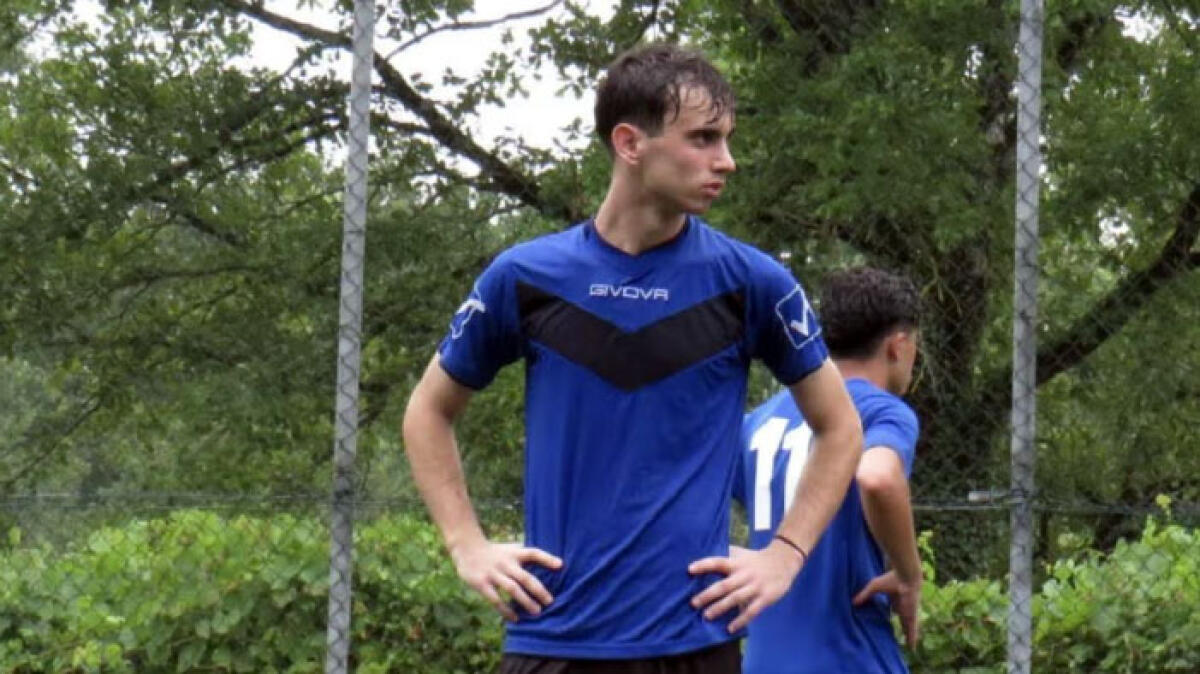 Francesco si schianta e brucia intrappolato nell'auto - 