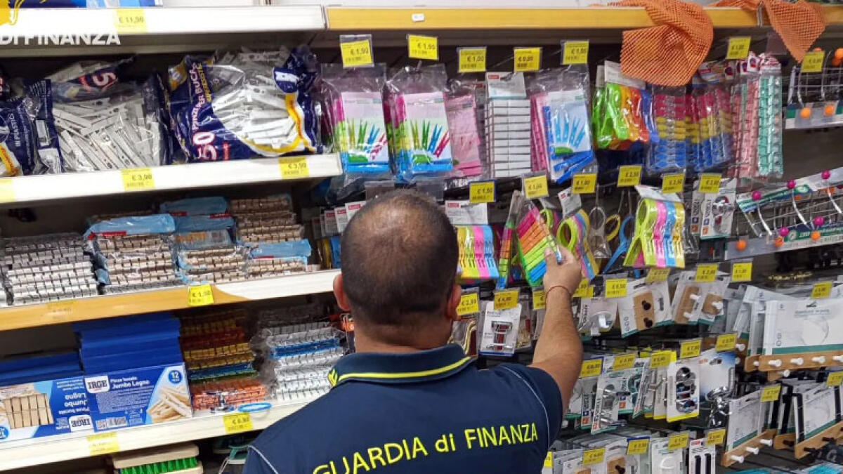 Attenti ai prodotti della casa nocivi per la salute, migliaia di sequestri - 