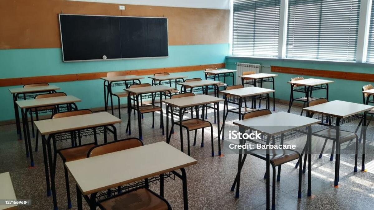 Campania: scuole insicure, cosa sta succedendo? - 