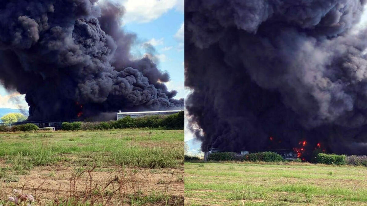 Brucia azienda, si alza enorme nube tossica - 