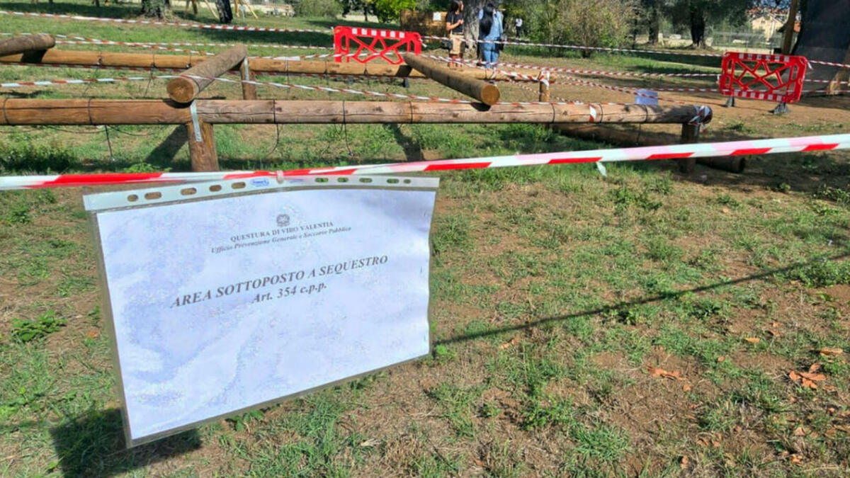 Schiacciato da una trave al parco giochi, muore a tre anni - 
