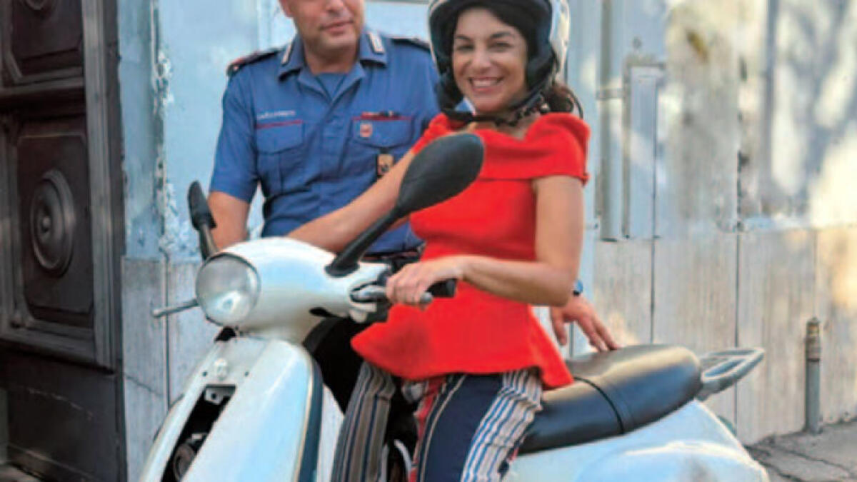 Le riconsegnano la Vespa rubata proprio mentre sta denunciando - 