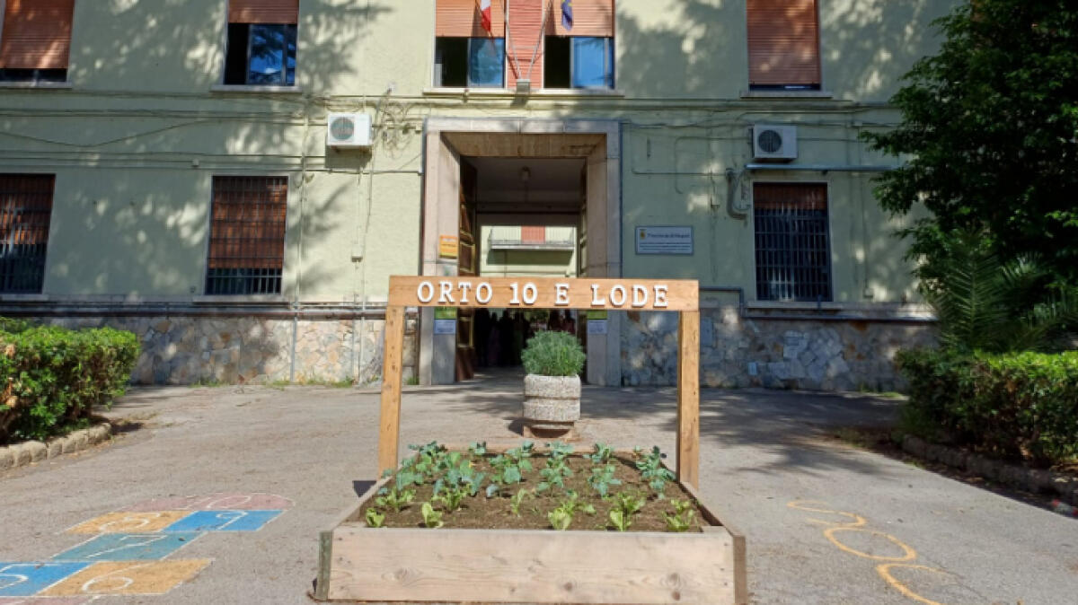 Prima campanella in 160 istituti della Città Metropolitana di Napoli - 