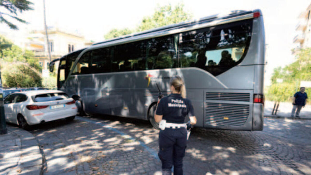 Mezzo bloccato manda il traffico in tilt - 