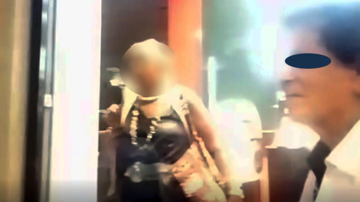 L'ipermercato chiude, donna resta bloccata all'interno GUARDA IL VIDEO - 