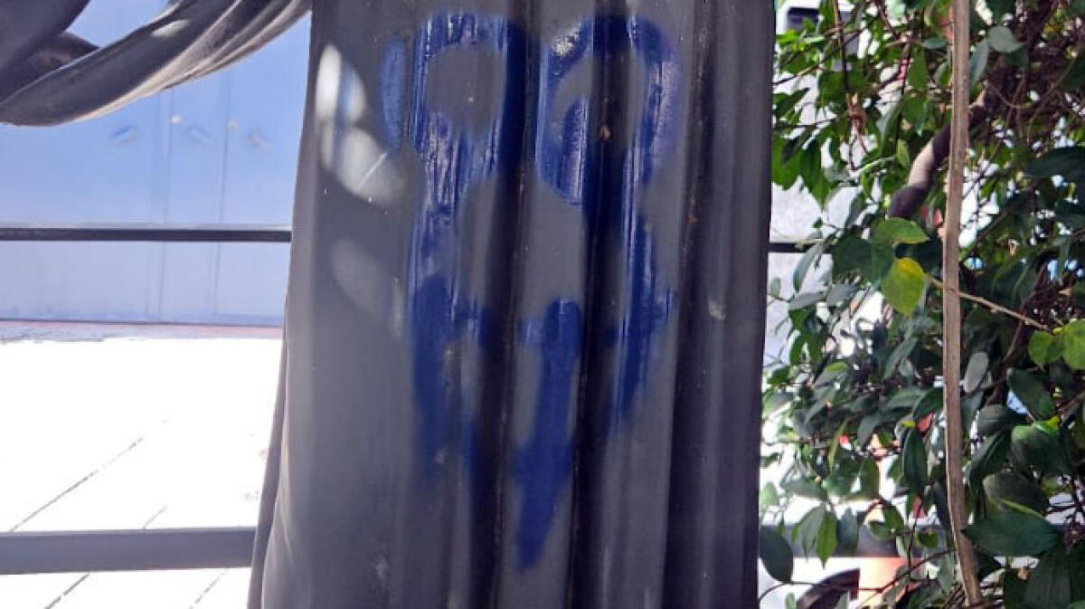 Vandalizzate le statue nella città vesuviana - 