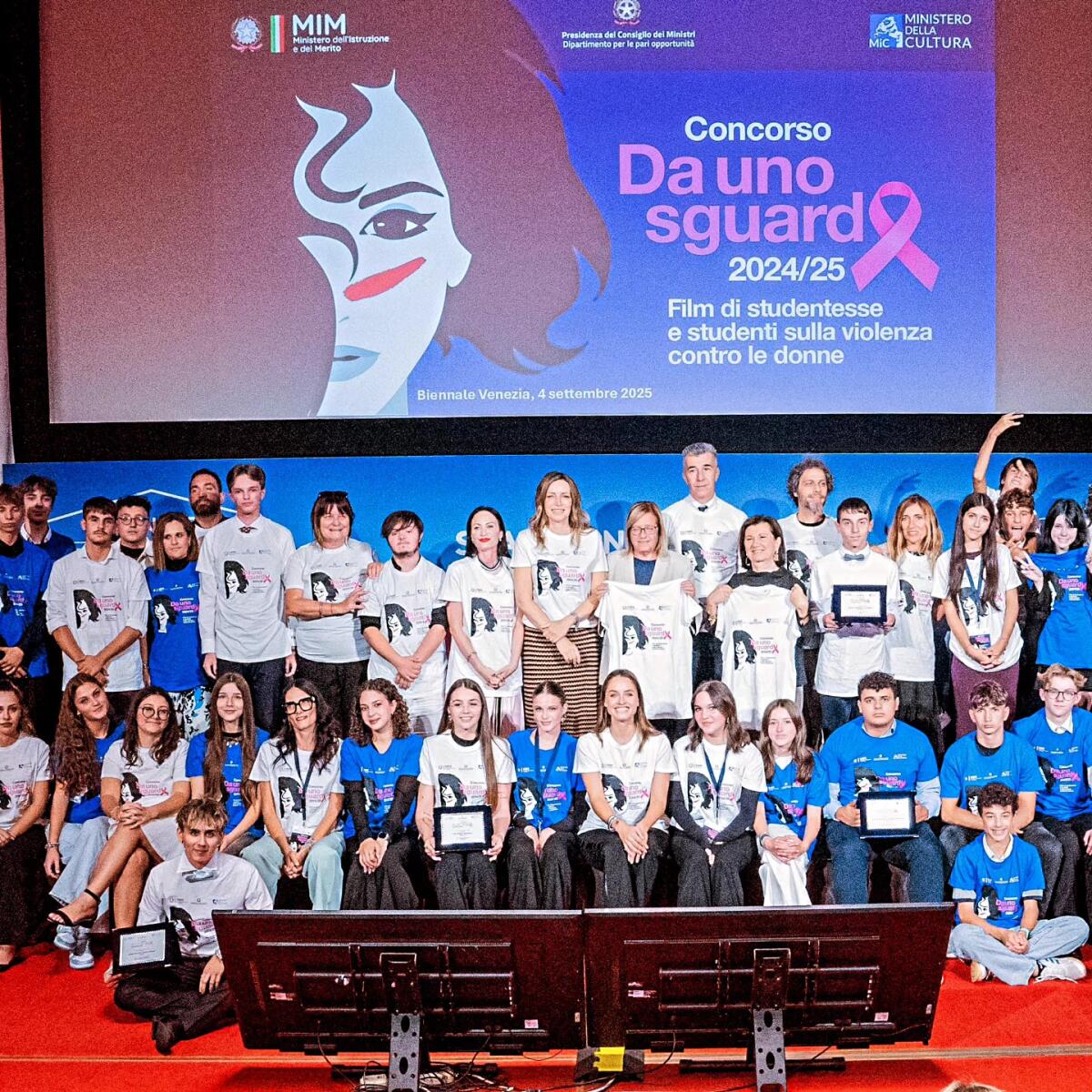 Festival di Venezia, la premiazione del concorso sulla violenza contro le donne con le opere realizzate dagli studenti - 