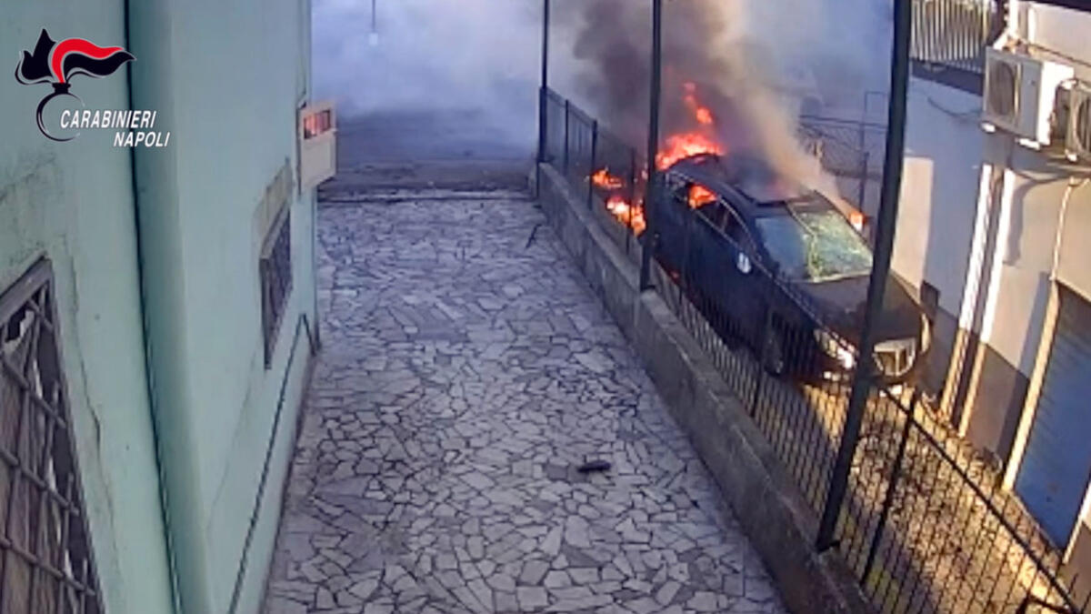 Bomba nell'auto dell'ex marito finanziere, condannata a 10 anni - 